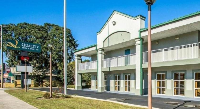 Quality Inn & Suites Near Panama Stadt Exterior foto